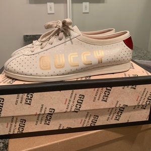 Women’s gucci shoes